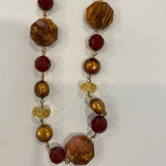 Double strand necklace Unique blend of beads and pearls. Toggle closure - Picture 2 of 10